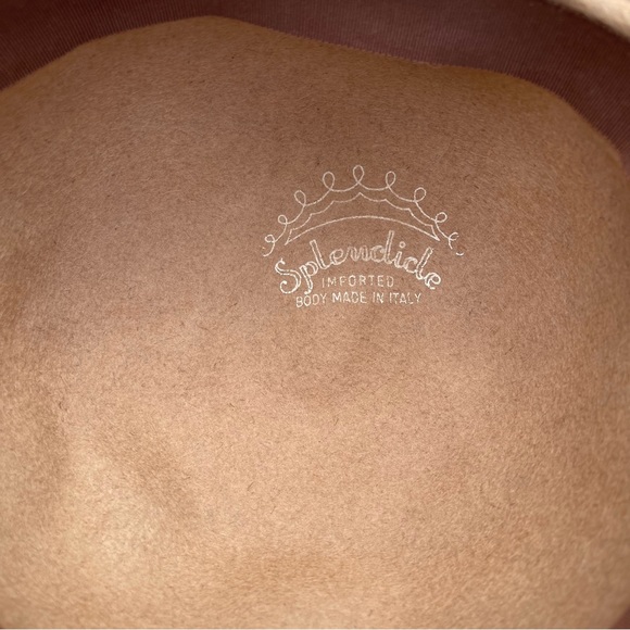 Vintage 1960s Ladies Tan Fur Felt Hat with Back Bow and Hat Box - Picture 10 of 17